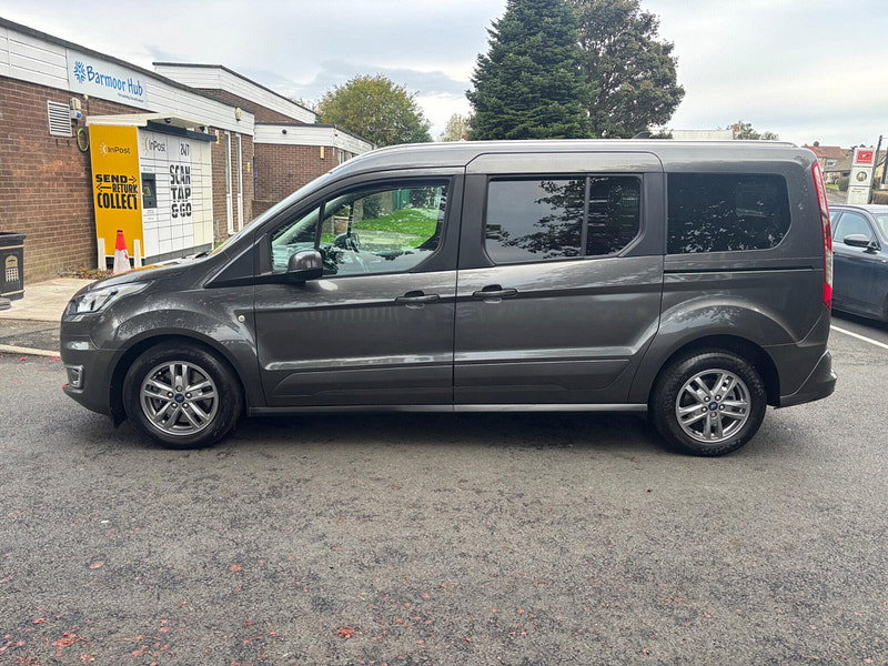 2022 Ford Grand Tourneo Connect in Grey, photo 4 of 17
