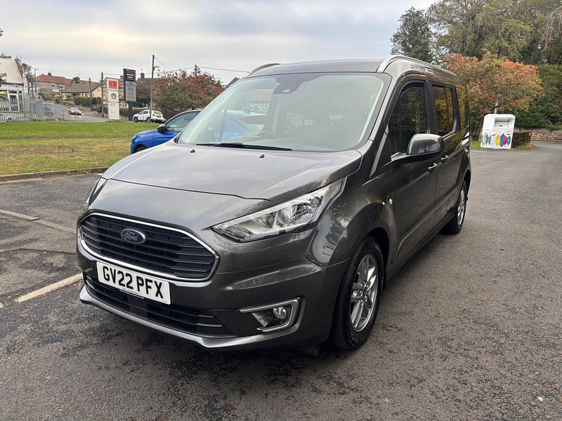 2022 Ford Grand Tourneo Connect in Grey, photo 3 of 17