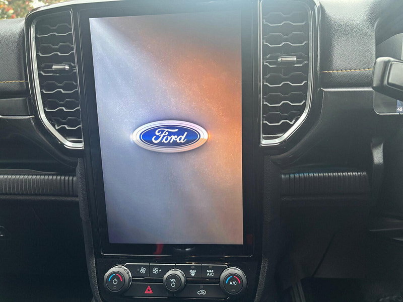 2023 Ford Ranger in Black, photo 11 of 19