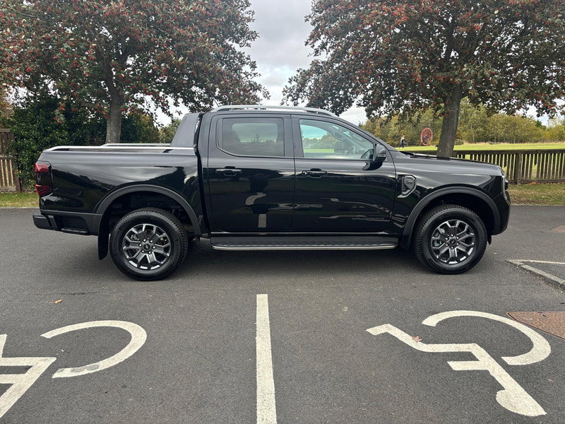 2023 Ford Ranger in Black, photo 8 of 19