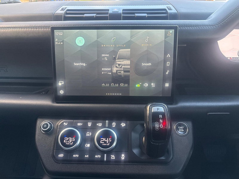 2022 Land Rover Defender 90 in Grey, photo 15 of 16