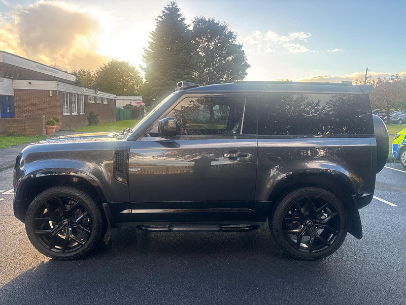 2022 Land Rover Defender 90 in Grey, photo 8 of 16
