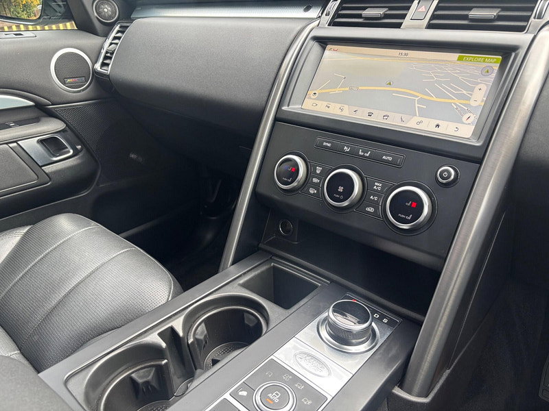 2019 Land Rover DISCOVERY in Grey, photo 17 of 19
