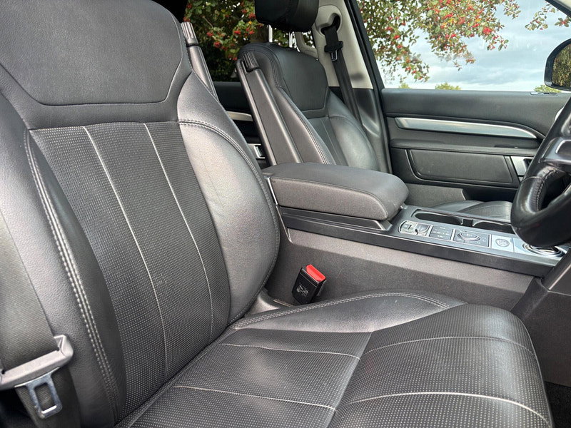2019 Land Rover DISCOVERY in Grey, photo 9 of 19