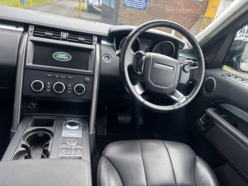 2019 Land Rover DISCOVERY in Grey, photo 13 of 19