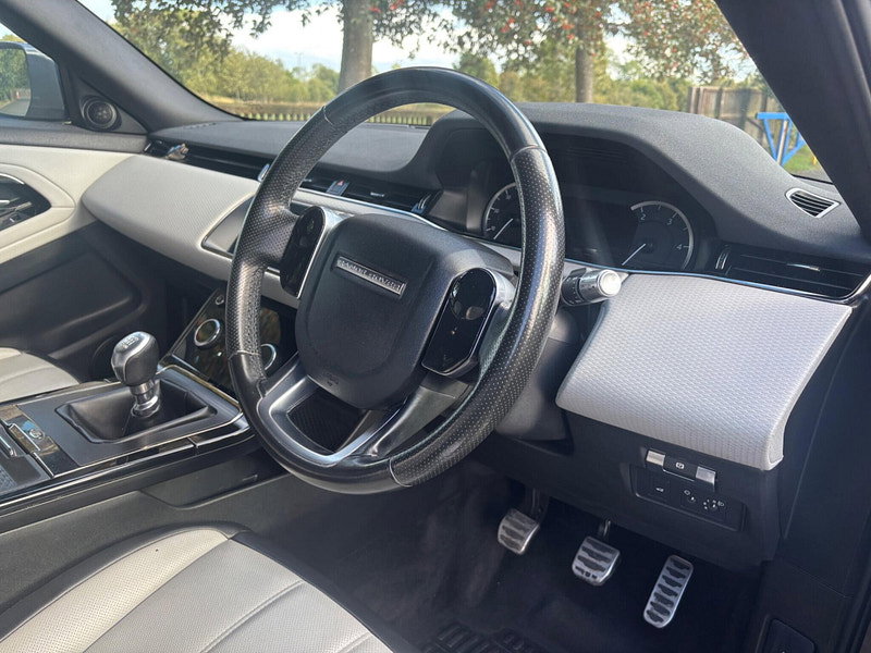 2020 Land Rover Range Rover Evoque in Black, photo 9 of 16