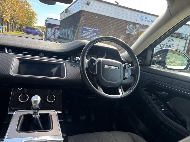 2019 Land Rover Range Rover Evoque in White, photo 10 of 15
