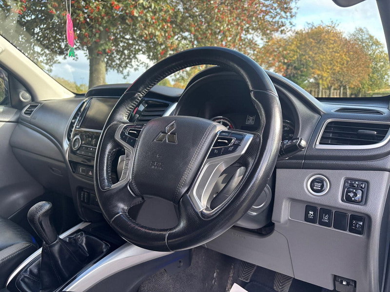 2018 Mitsubishi L200 in Blue, photo 9 of 16