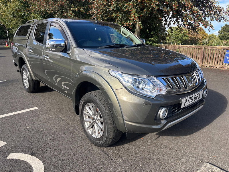 2016 Mitsubishi L200 in Green, photo 1 of 16