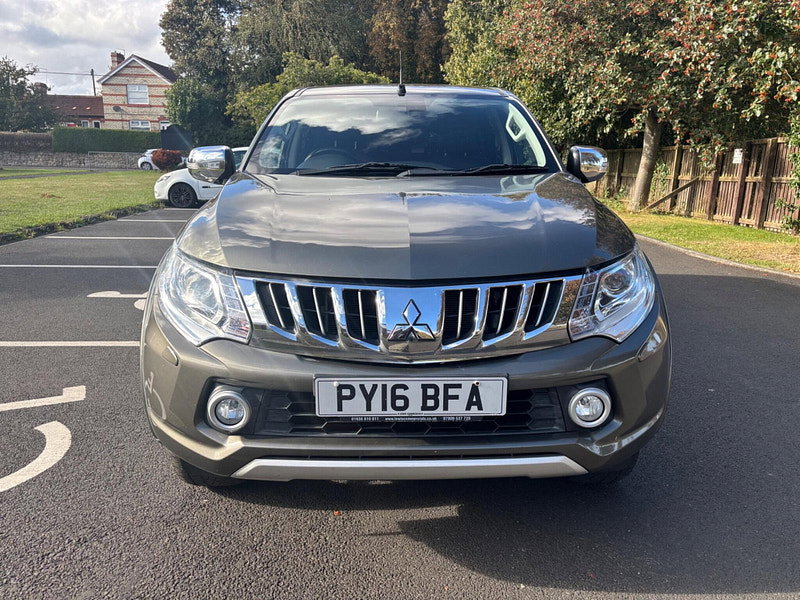 2016 Mitsubishi L200 in Green, photo 2 of 16