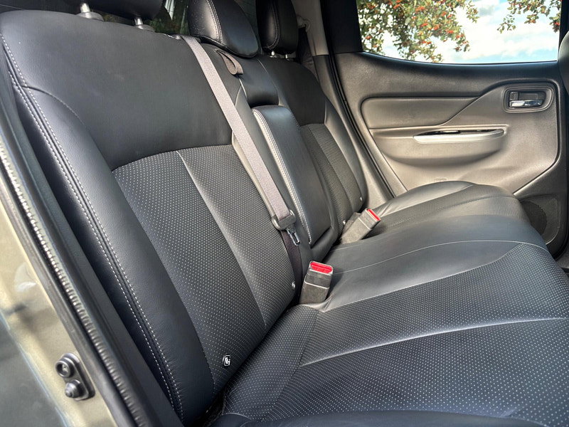 2016 Mitsubishi L200 in Green, photo 15 of 16