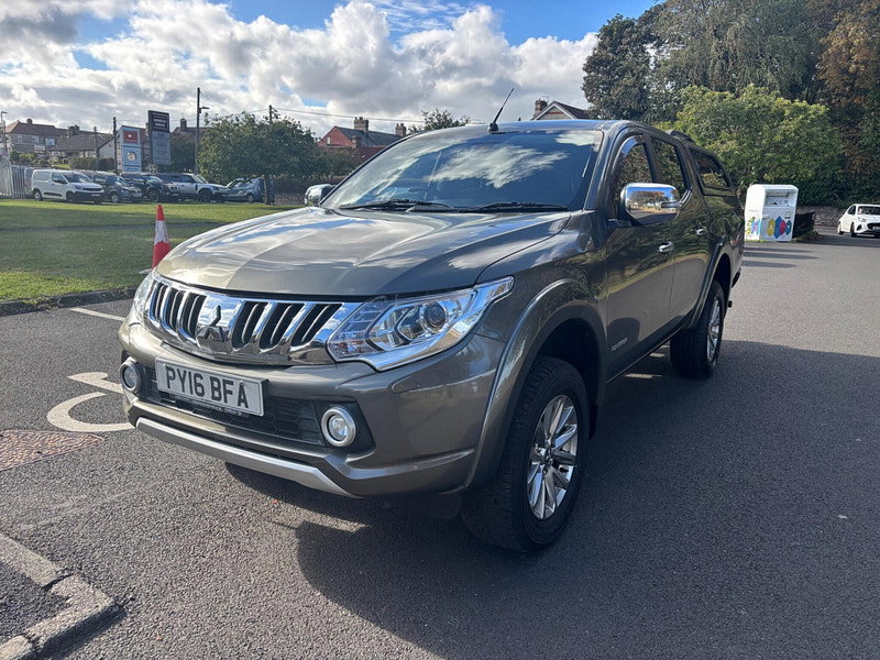 2016 Mitsubishi L200 in Green, photo 3 of 16