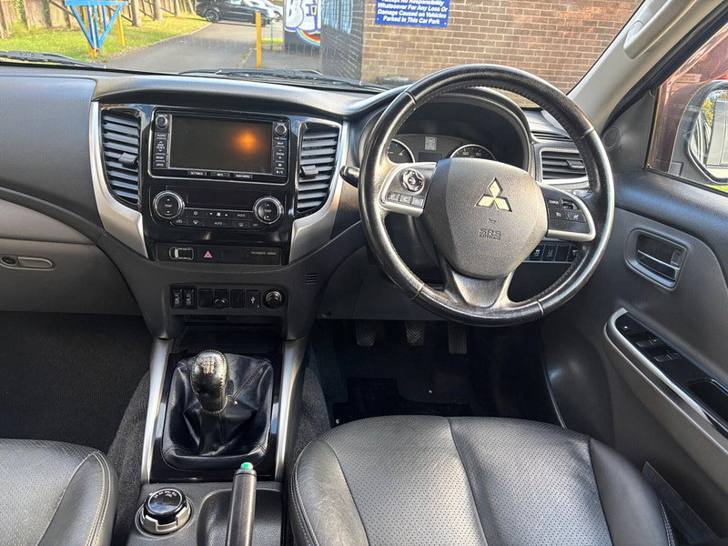 2016 Mitsubishi L200 in Green, photo 10 of 16