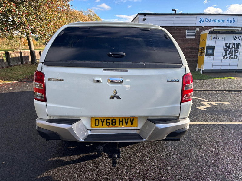 2018 Mitsubishi L200 in White, photo 5 of 15
