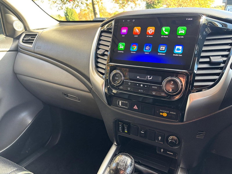 2018 Mitsubishi L200 in White, photo 15 of 15