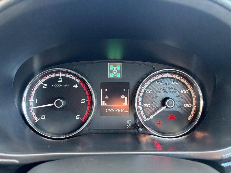 2018 Mitsubishi L200 in White, photo 12 of 15