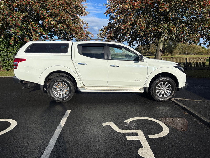 2018 Mitsubishi L200 in White, photo 7 of 15