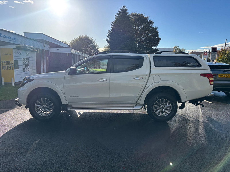 2018 Mitsubishi L200 in White, photo 4 of 15