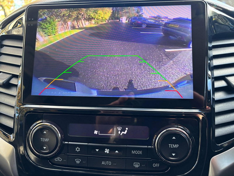 2018 Mitsubishi L200 in White, photo 14 of 15