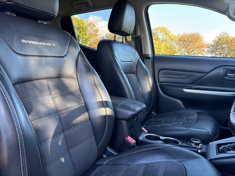 2019 Mitsubishi L200 in Orange, photo 14 of 16