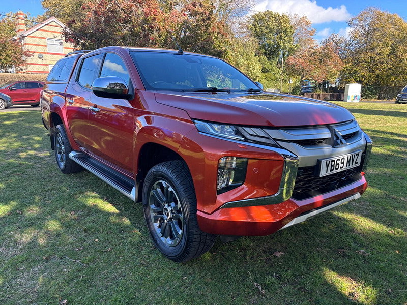 2019 Mitsubishi L200 in Orange, photo 1 of 16