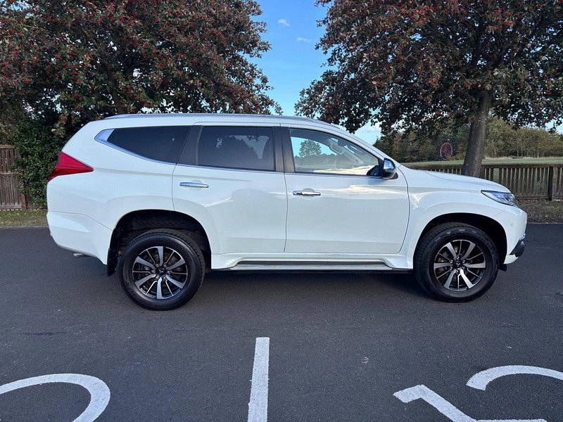 2020 Mitsubishi Shogun Sport in White, photo 8 of 17