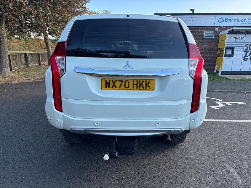 2020 Mitsubishi Shogun Sport in White, photo 6 of 17