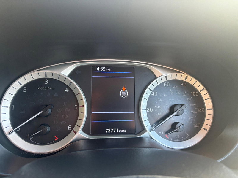 2021 Nissan Navara in Black, photo 17 of 17