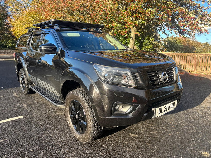 2021 Nissan Navara in Black, photo 1 of 17