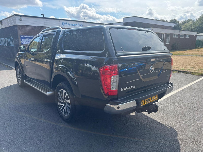 2016 Nissan Navara in Black, photo 5 of 16