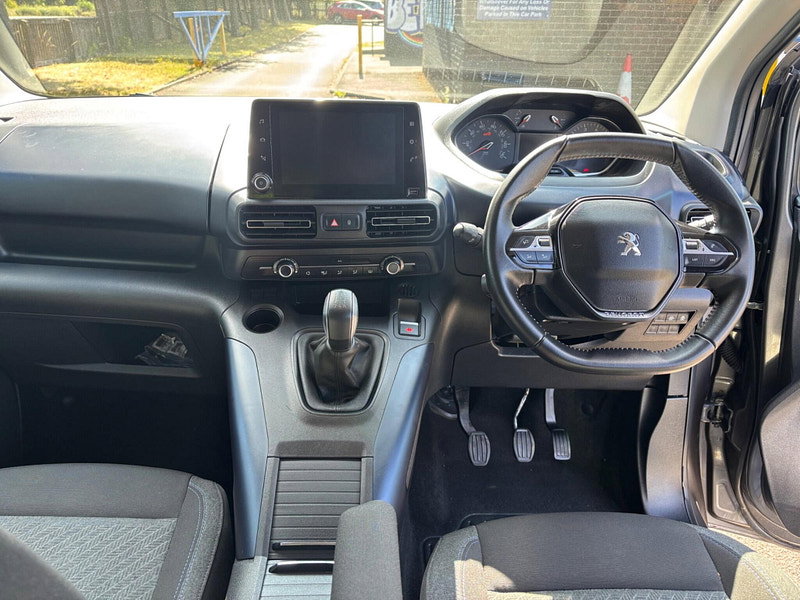 2020 Peugeot Rifter in Grey, photo 12 of 20