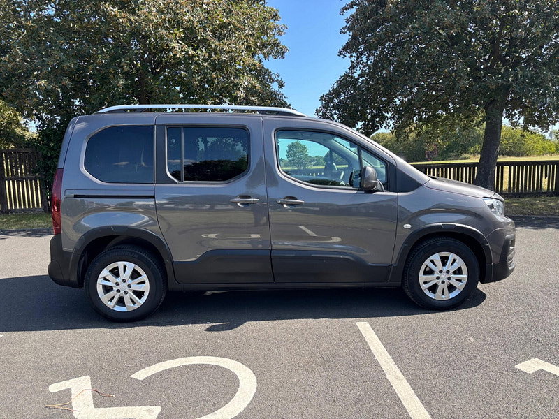 2020 Peugeot Rifter in Grey, photo 8 of 20