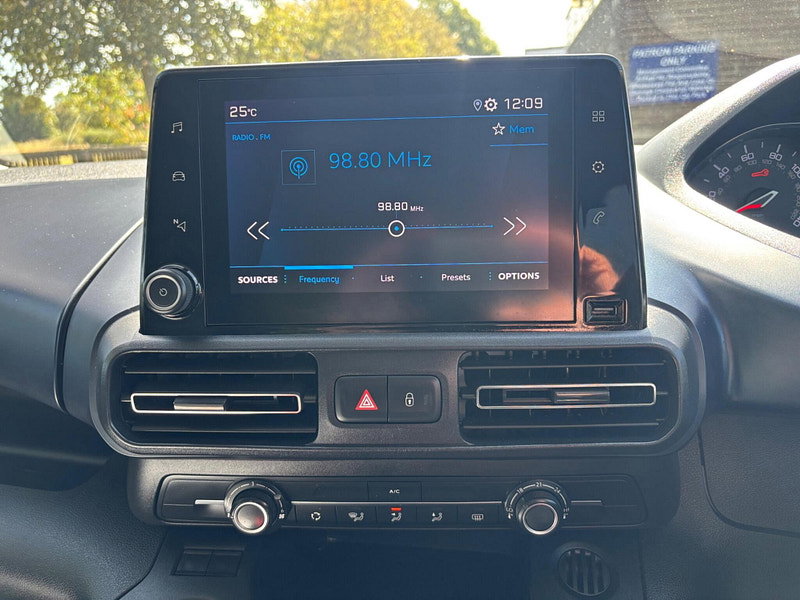 2020 Peugeot Rifter in Grey, photo 16 of 20