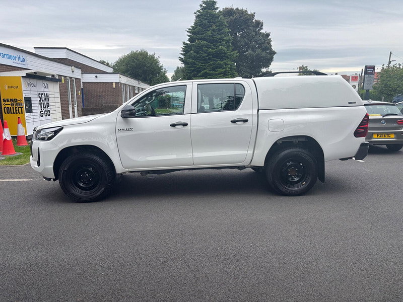 2022 Toyota Hilux in White, photo 4 of 13