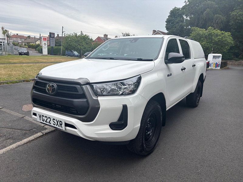 2022 Toyota Hilux in White, photo 3 of 13