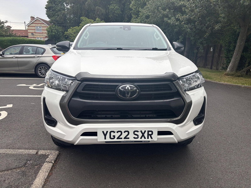 2022 Toyota Hilux in White, photo 2 of 13