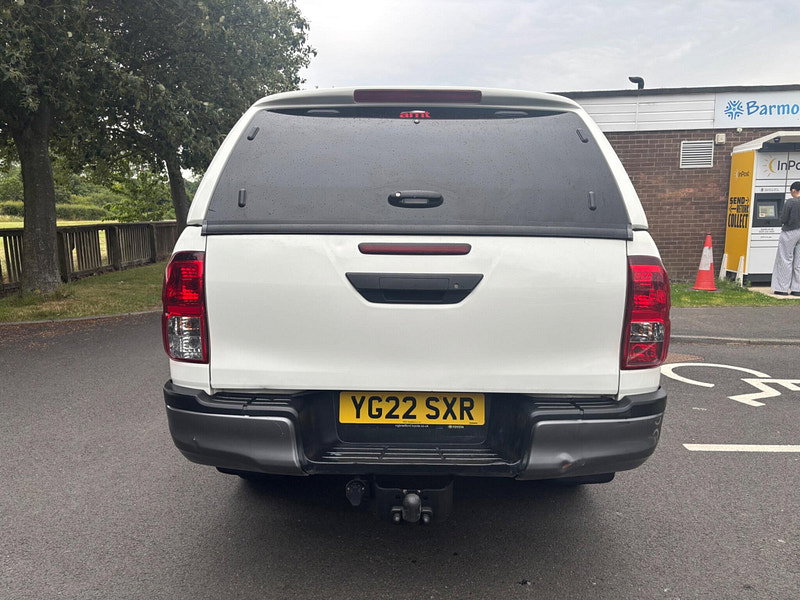 2022 Toyota Hilux in White, photo 6 of 13