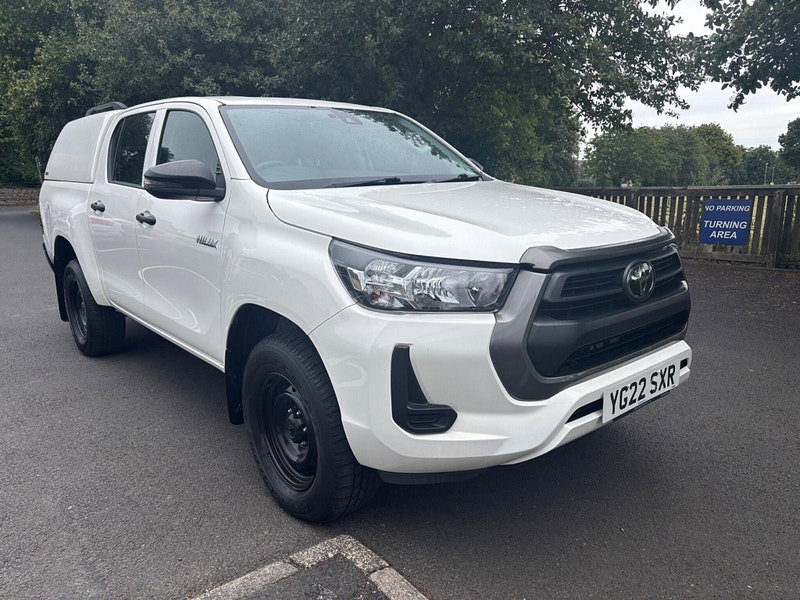 2022 Toyota Hilux in White, photo 1 of 13