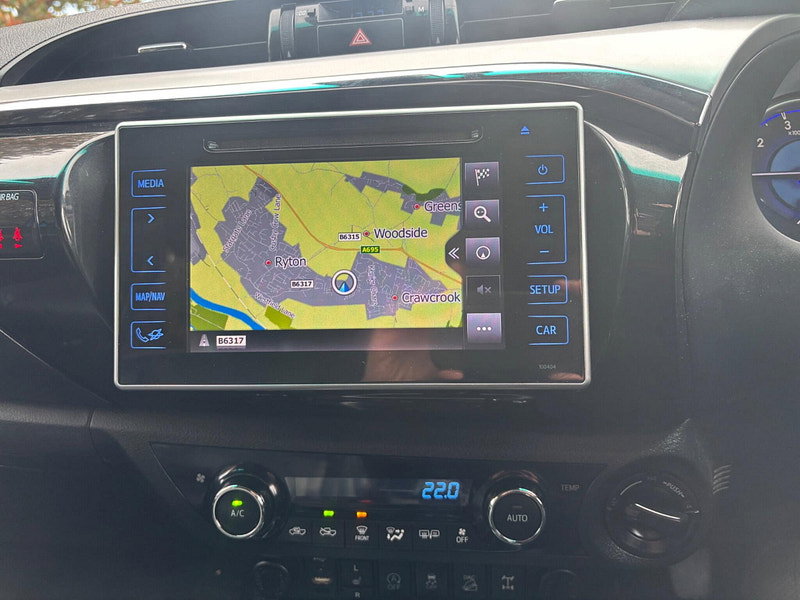 2018 Toyota Hilux in Blue, photo 11 of 16