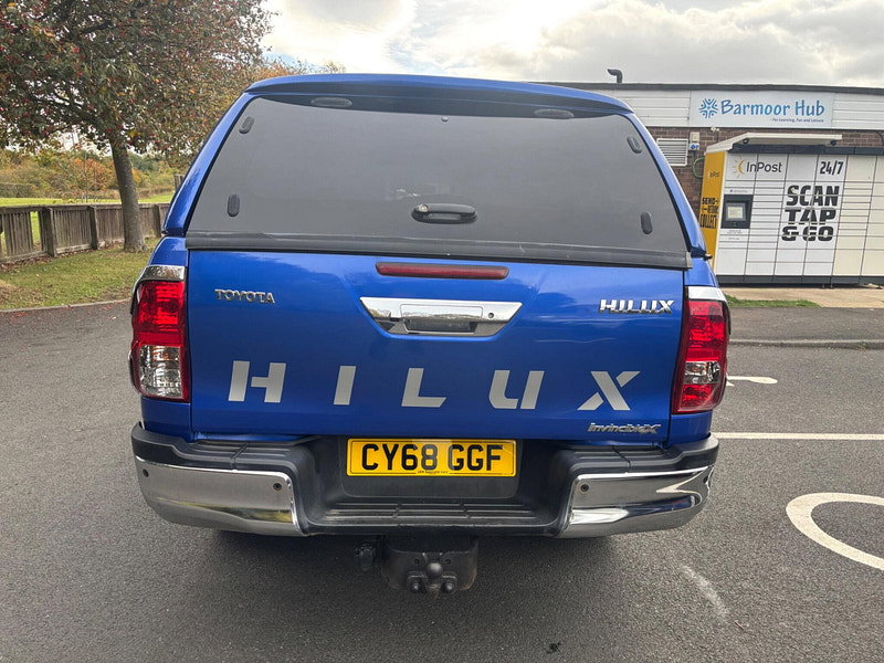 2018 Toyota Hilux in Blue, photo 6 of 16