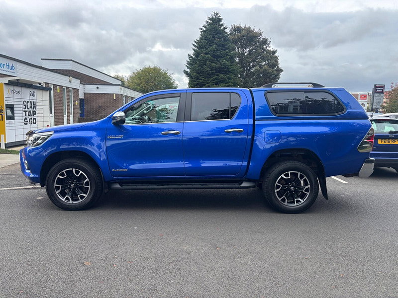 2018 Toyota Hilux in Blue, photo 4 of 16