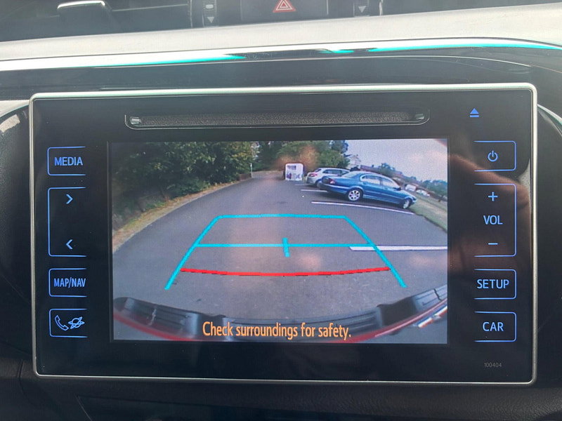 2019 Toyota Hilux in Red, photo 13 of 16