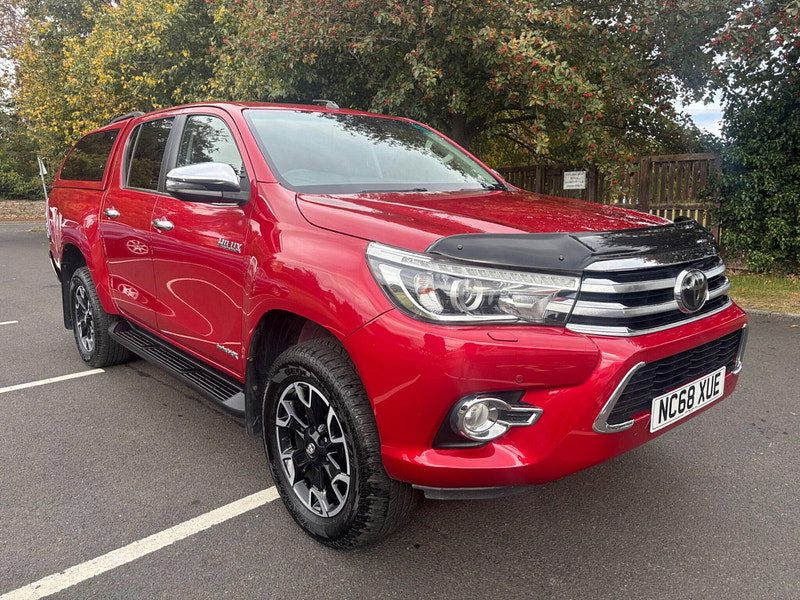 2019 Toyota Hilux in Red, photo 1 of 16