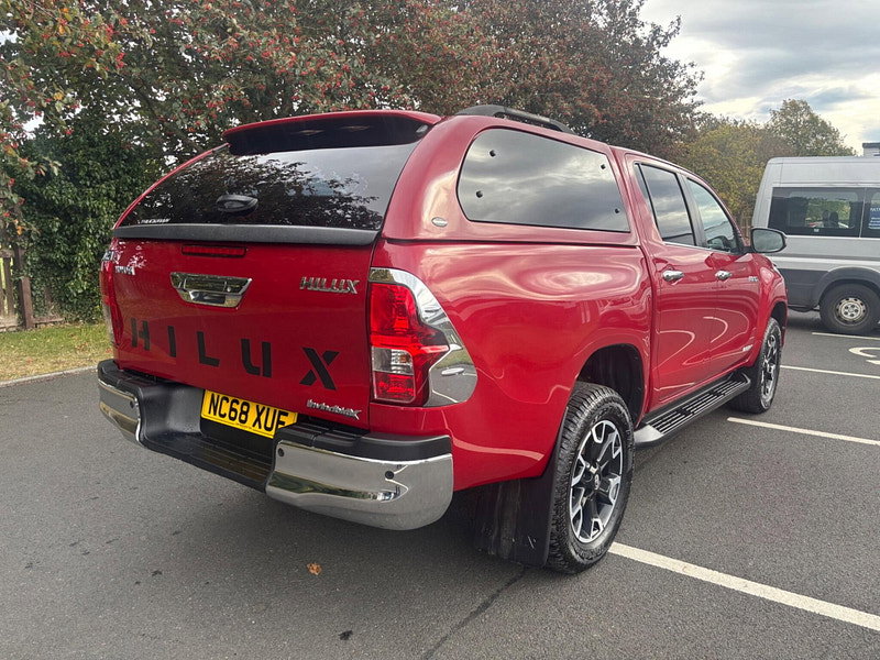 2019 Toyota Hilux in Red, photo 7 of 16