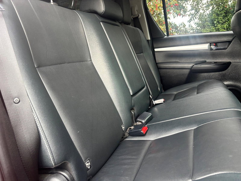 2019 Toyota Hilux in Red, photo 15 of 16