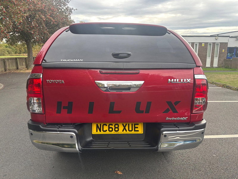 2019 Toyota Hilux in Red, photo 6 of 16