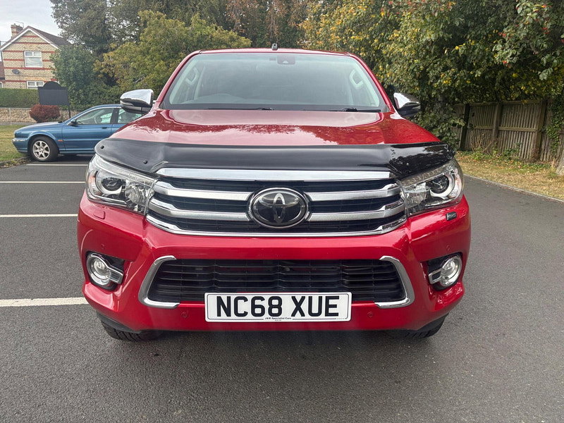 2019 Toyota Hilux in Red, photo 2 of 16