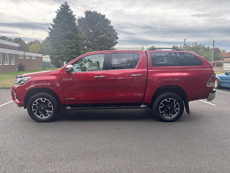 2019 Toyota Hilux in Red, photo 4 of 16