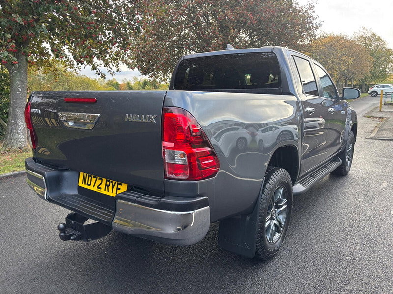 2023 Toyota Hilux in Grey, photo 7 of 16