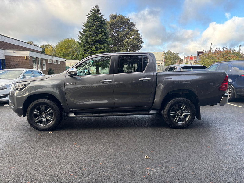 2023 Toyota Hilux in Grey, photo 4 of 16